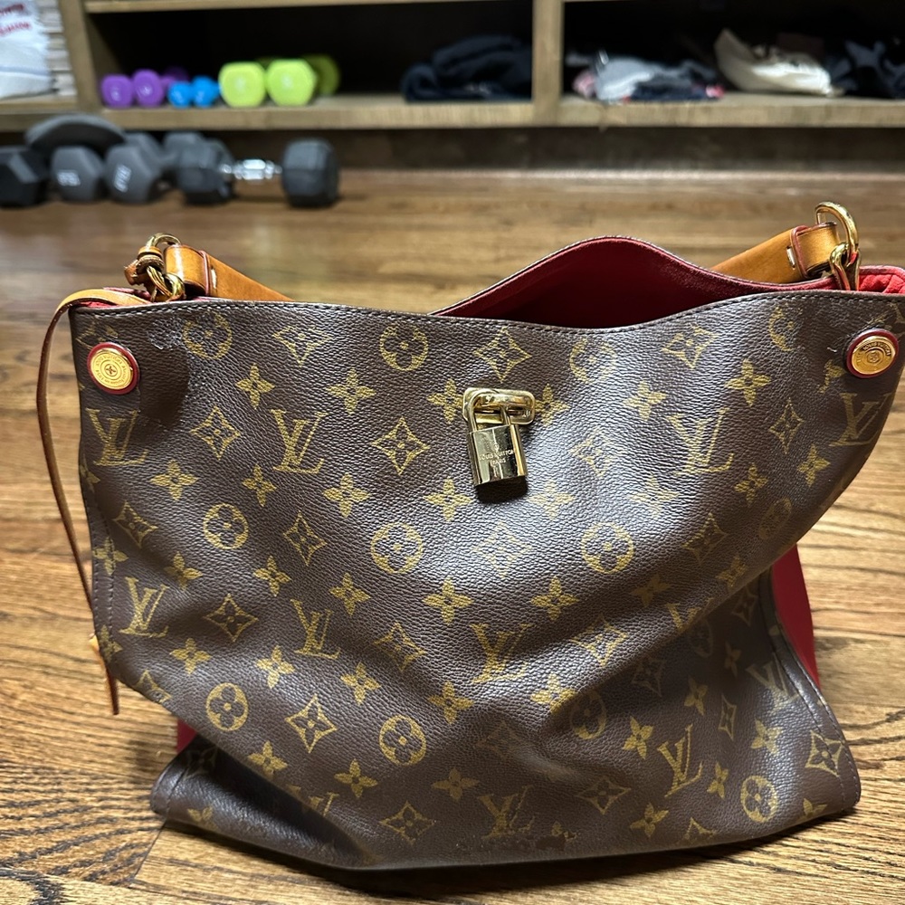 Louis Vuitton bag - motivated seller